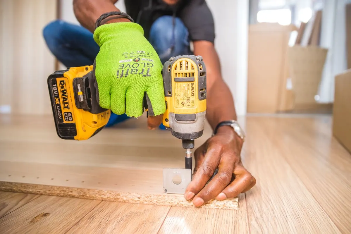 Renovation work with a power drill